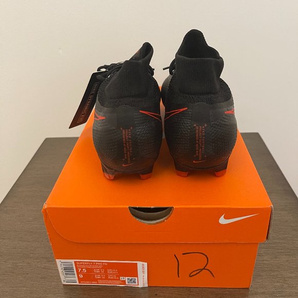 New Nike  SUPERFLY 360 cleats Men size 7.5 main image 4